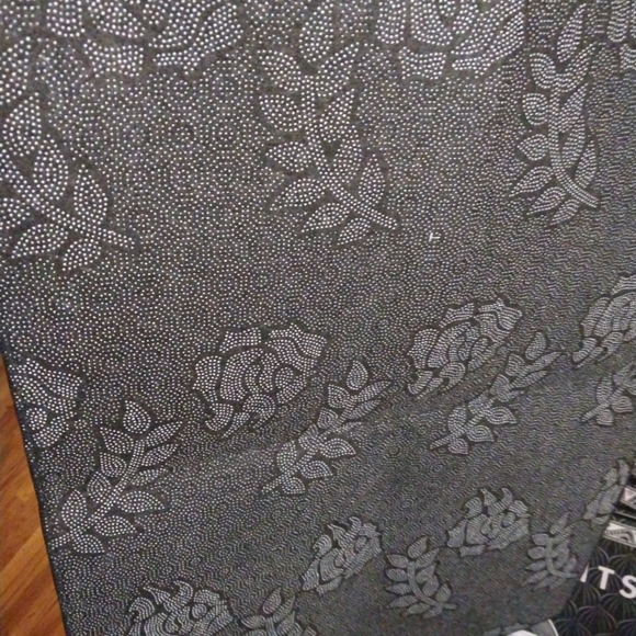 American Express No Limit Rugs - Picture 2 of 2